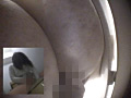 熟女がトイレでアナルオナニー4 画像4