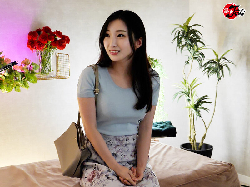イケメンピストが必ず堕とす人妻リゾートエステ001 画像1