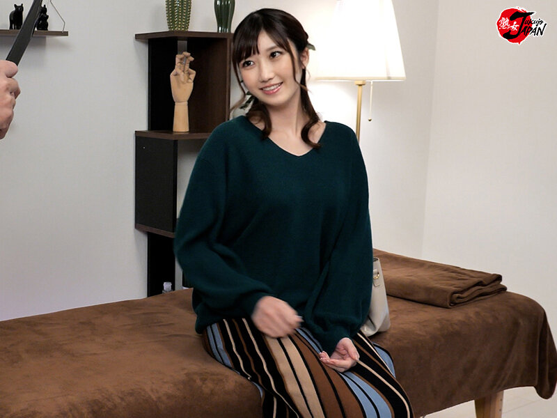 イケメンピストが必ず堕とす人妻リゾートエステ016 画像1
