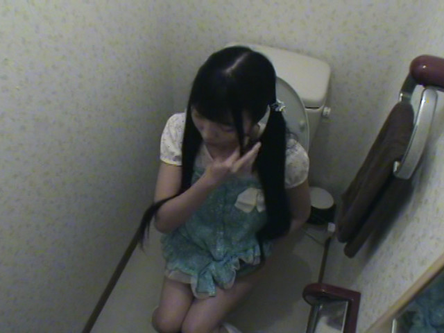 【jump-0438】ロ○少女お漏らしトイレオナニーの見所画像13