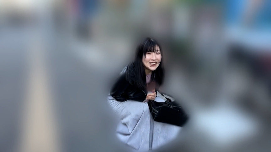 さくらちゃんとリモバイ散歩！街中で絶頂恥○プレイ！ 画像4