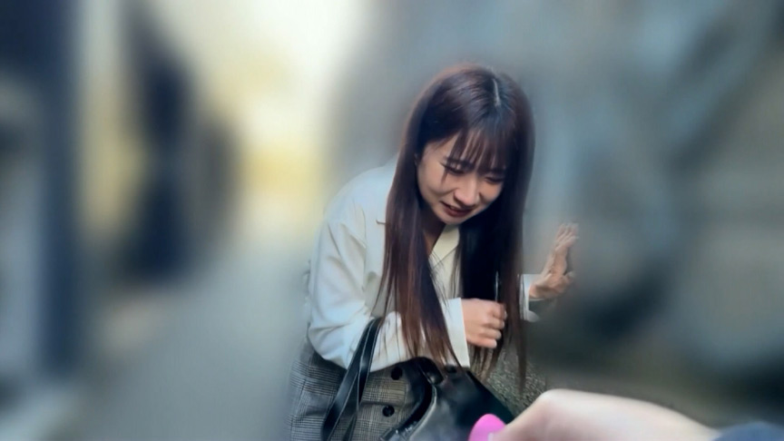 まいちゃんとリモバイ散歩！街中で絶頂恥○プレイ！ 画像4