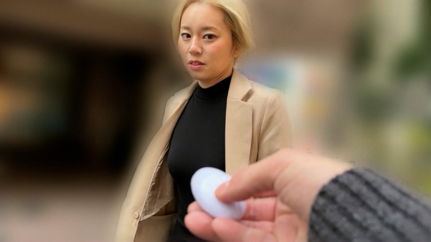 リモバイ散歩！街中で4人の女と絶頂恥●プレイ！ VOL.2 画像8