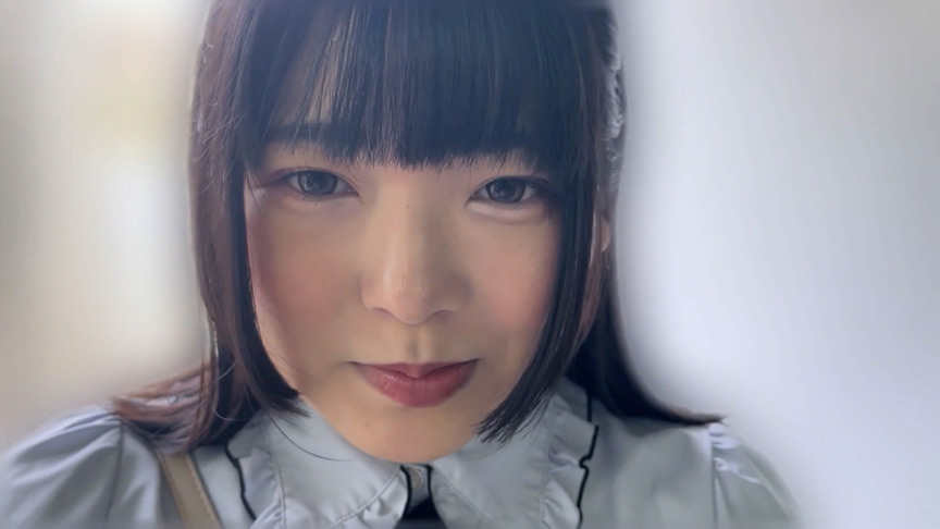 早見ななちゃんとリモバイ散歩！街中で絶頂恥○プレイ！ 画像1