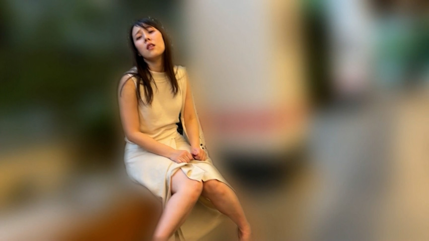 リモバイ散歩！街中で4人の女と絶頂恥●プレイ！ VOL.5 画像4