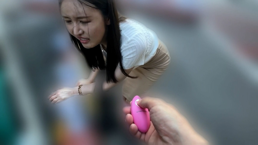リモバイ散歩！街中で4人の女と絶頂恥●プレイ！ VOL.5 画像6