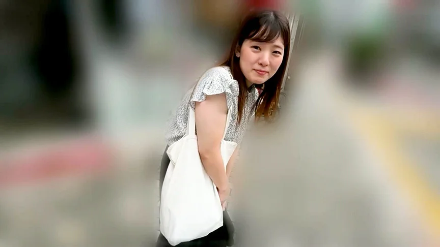 橋野愛流ちゃんとリモバイ散歩！街中で絶頂恥○プレイ！