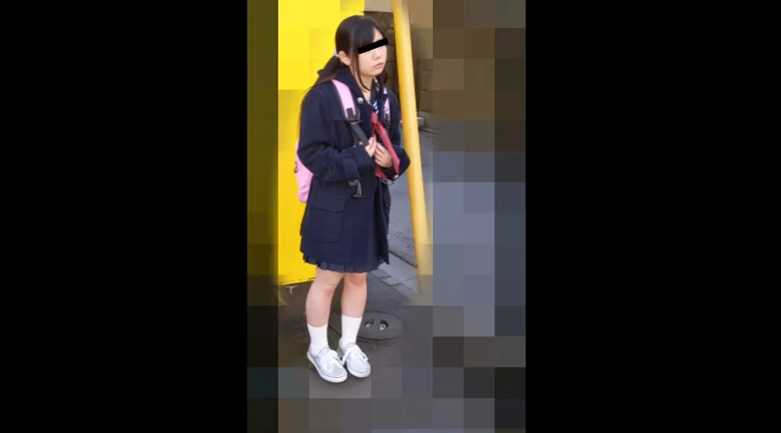 《種付けライブハウス痴漢》幼い感じの真面目そうな女子