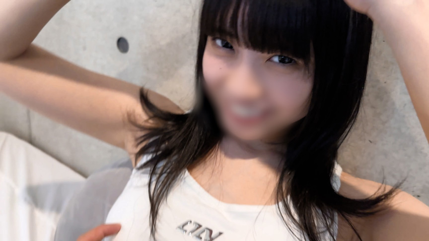 ニッコリ可愛い小柄美乳女子が新鮮な裸体で懸命なご奉仕 画像1