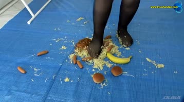 【クラッシュフェチ】シリーズ作品: 宮永ちゃんのフードクラッシュ パンスト・裸足