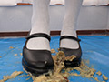 [kyuuhendan-0011] みねおちゃんのフードクラッシュ おでこ靴／白靴下のキャプチャ画像 3