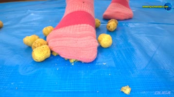 【クラッシュ】シリーズ作品: 倉科ちゃんのサクサクパフ菓子クラッシュ 4K