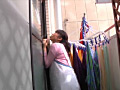 ベランダで洗濯物干し中の人妻にイタズラ2