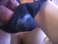 パンツァー投稿映像 汚れ下着フェチ。 彼女達の秘かな愉しみを、ホテルの一室で接写。のサンプル画像6