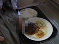 新メニューと嘘をついて排泄物入り料理を試食させられる女のサンプル画像9