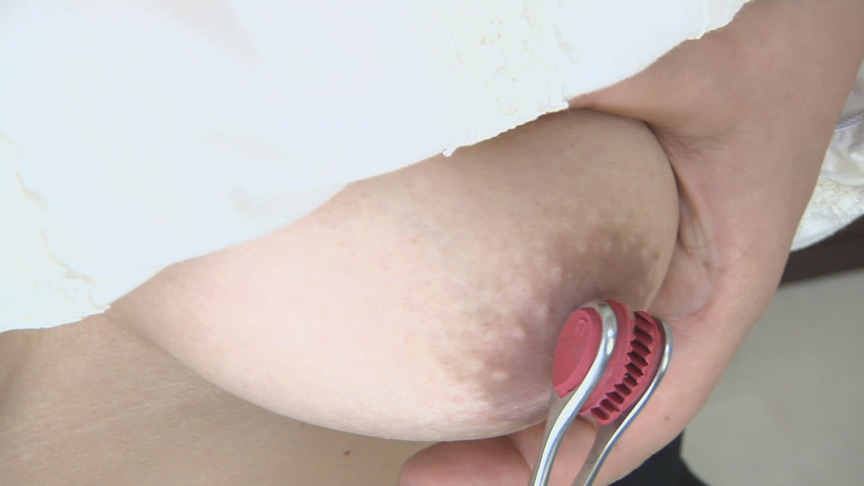 大きい乳首の理由はいじり過ぎてる証拠 画像10