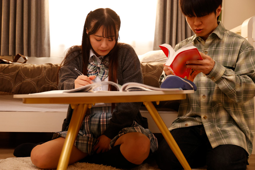 「感度爆増敏感媚●」で姉と彼女の股間爆発させてみた 画像5