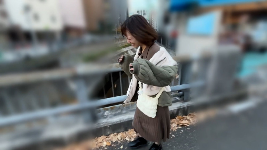 街角で声をかけてくすぐりさせてもらう はつみちゃん 画像1