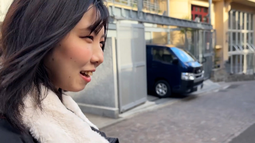 M男が街中で女性にワキを舐めさせて貰う みりな | アダルトガイドナビ