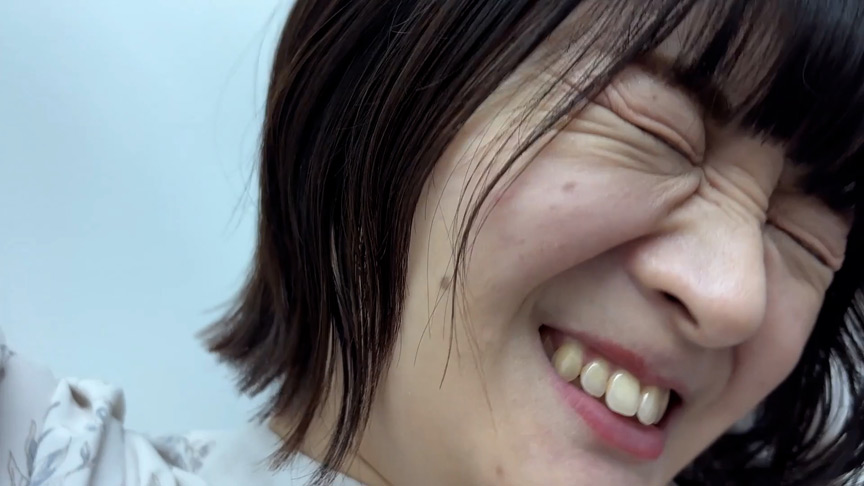 街角で声をかけてくすぐりさせてもらう みこちゃん 画像4