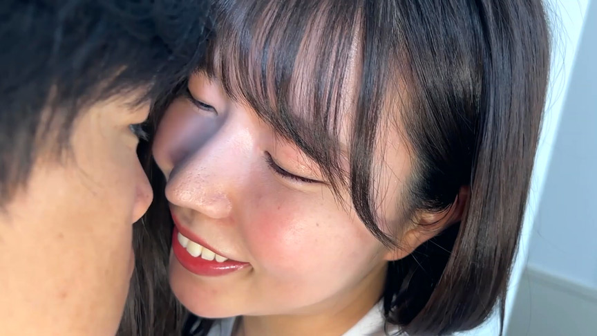 まいなちゃんがM男に濃厚キス 画像2