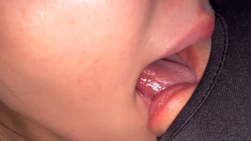 攻めたがりすずちゃんがM男に濃厚キス 画像4