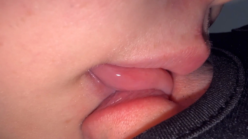 攻めたがりすずちゃんがM男に濃厚キス 画像9