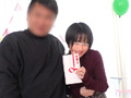 壁穴から顔を出したまま身体にイタズラ!まや サンプル画像10