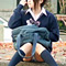 女子校生の太ももと生パンティ（シミ付き）