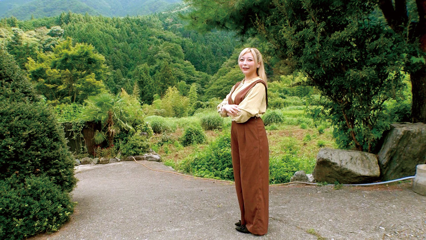 巨乳人妻温泉デート 金髪ギャル妻 なお25歳 画像13