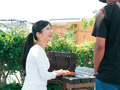 「やっぱり大きいのかな」「ちょっと興味あるかも」黒人にナンパされた熟女さんはデカマラに興味津々 想像以上の巨根を膣奥まで突っ込まれ狂ったようにイキまくる 黒人マラで昇天する素人熟女12人4時間SP4