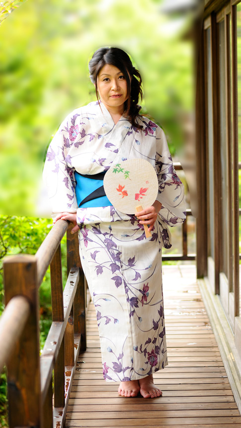 幸せポッチャリ豊満熟女と開運中出しSEX 12人 四の福 2枚目