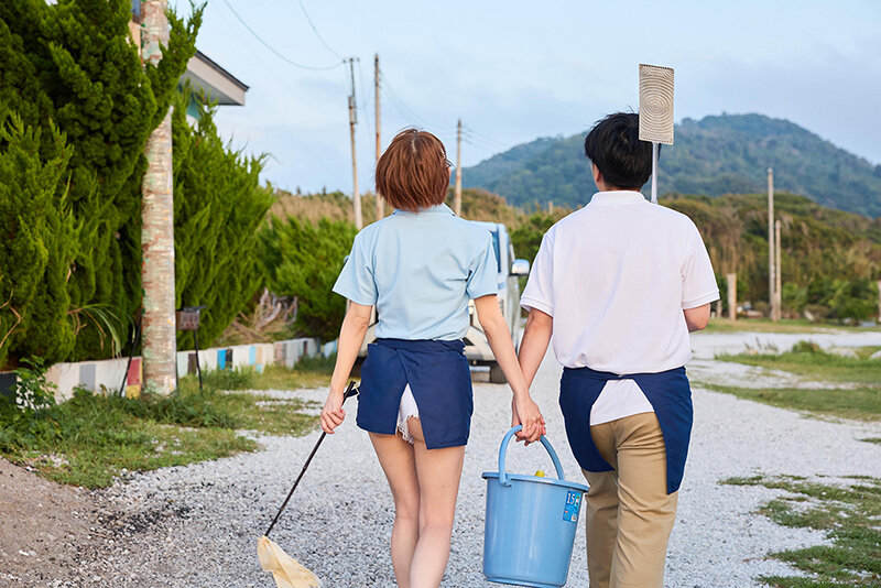 デカ尻ギャルと人目を盗んでは生でハメまくった 画像8