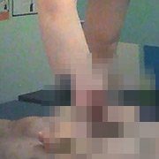 M男を踏んで乳首舐め手コキをしてもらいました…。