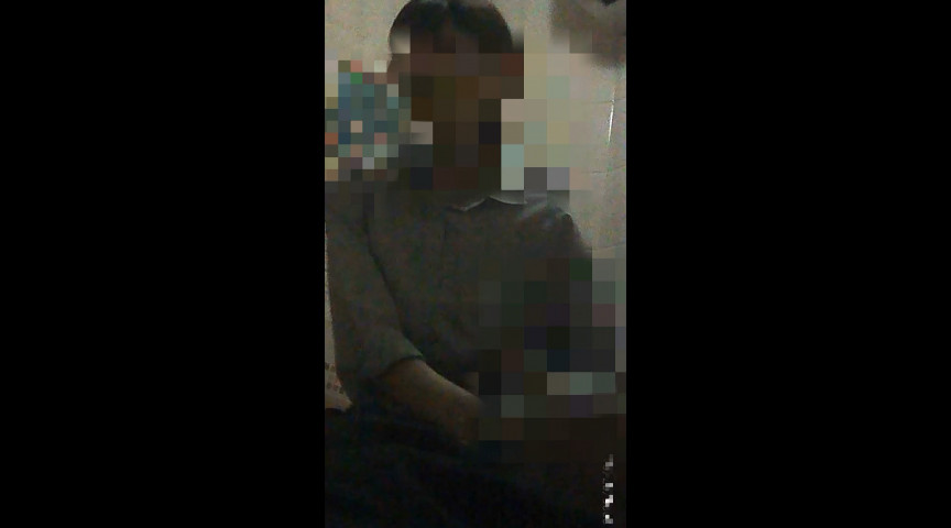 制服コスプレの女子大生様！手コキが格別すぎる…。 画像1