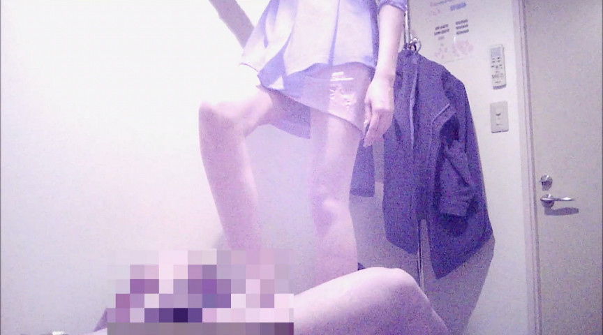 モデルのような容姿で言葉責め、踏みつけ、手コキ抜き！ 画像3