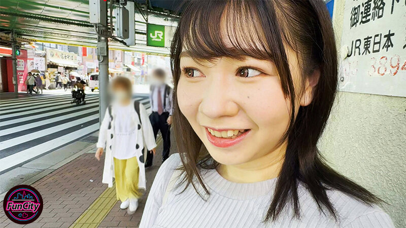 オイルぬるぬる天然おっぱい温泉デート 小坂ひまり 画像1