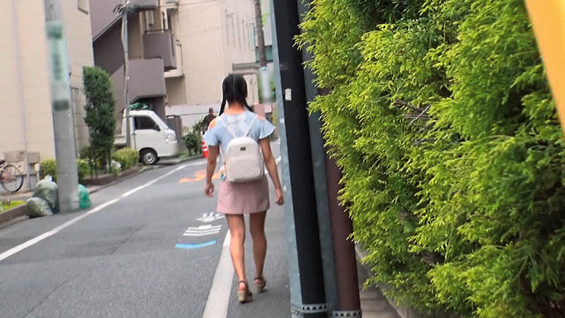 尾行わいせつ 三つ編み貧乳パイパン少●あおちゃん 画像1