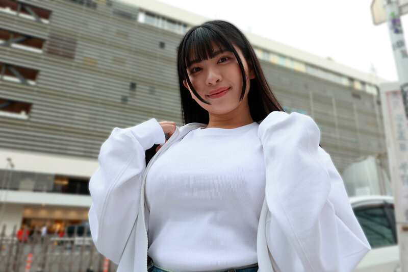 天然爆乳田舎娘のノーブラ東京観光 杏奈ちゃん 画像1