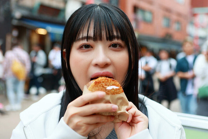 天然爆乳田舎娘のノーブラ東京観光 杏奈ちゃん 画像6