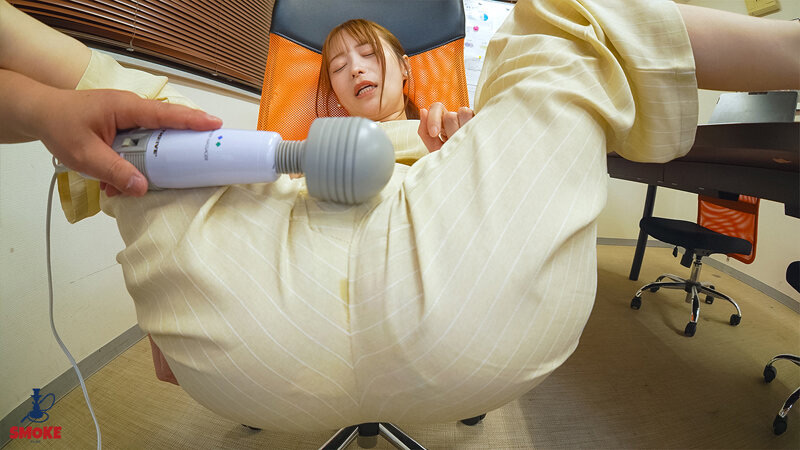 【飲尿聖水セクハラ】 新人デカ尻部下OL 天馬ゆい 画像13