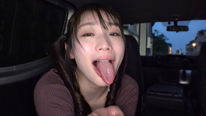バレたらヤバイ素人娘の車内フェラチオ 画像10