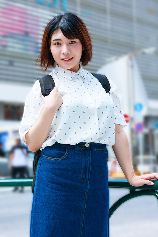 天然爆乳田舎娘のノーブラ東京観光 白雪美月 画像1