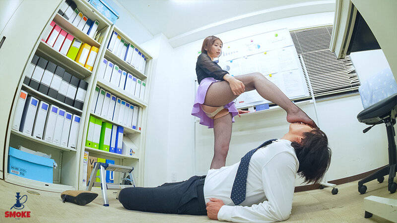 【美脚責めセクハラ】長身スレンダー女上司 黒川すみれ 画像12