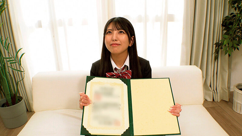 卒業式直後に思い出の制服に初めての大量ぶっかけ！ 画像2