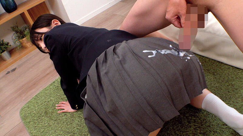 卒業式直後に思い出の制服に初めての大量ぶっかけ！ 画像3