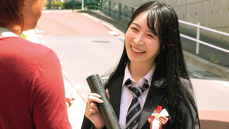 卒業式直後に思い出の制服に初めての大量ぶっかけ！ 画像7