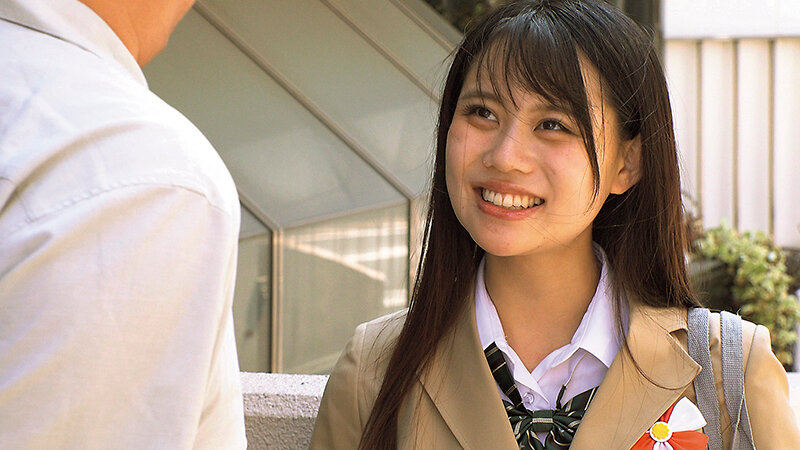 卒業式直後に思い出の制服に初めての大量ぶっかけ！ 画像10
