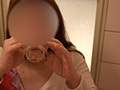 【個人撮影・飲尿】OLさんが仕事帰りに一杯飲尿！ 画像5