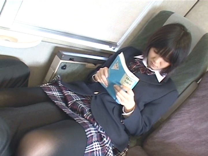 【naturalhigh-0532】対面座席で脚を絡ませても抵抗しない女子○生2の見所画像11